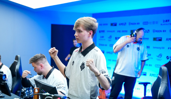 在刚刚的LCK胜者组决赛中，T1以3-1击败GEN，并成功锁定MSI名额 他们也是继G2、C9之后第三支晋级2023MSI的队伍！